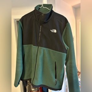 The North Face Denali Fleece Jacket. Forest Green and Black. Men’s size L